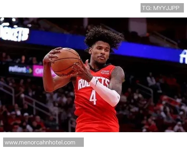 杰伦格林如何在NBA赛场上展现出色的个人能力与团队合作精神